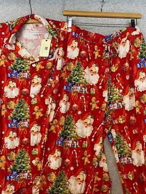 NEW! Bums & Roses Size XL Christmas Pajama Set • Red Santa Tree Deer